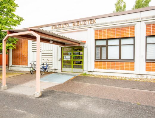 Pähkinärinne Library